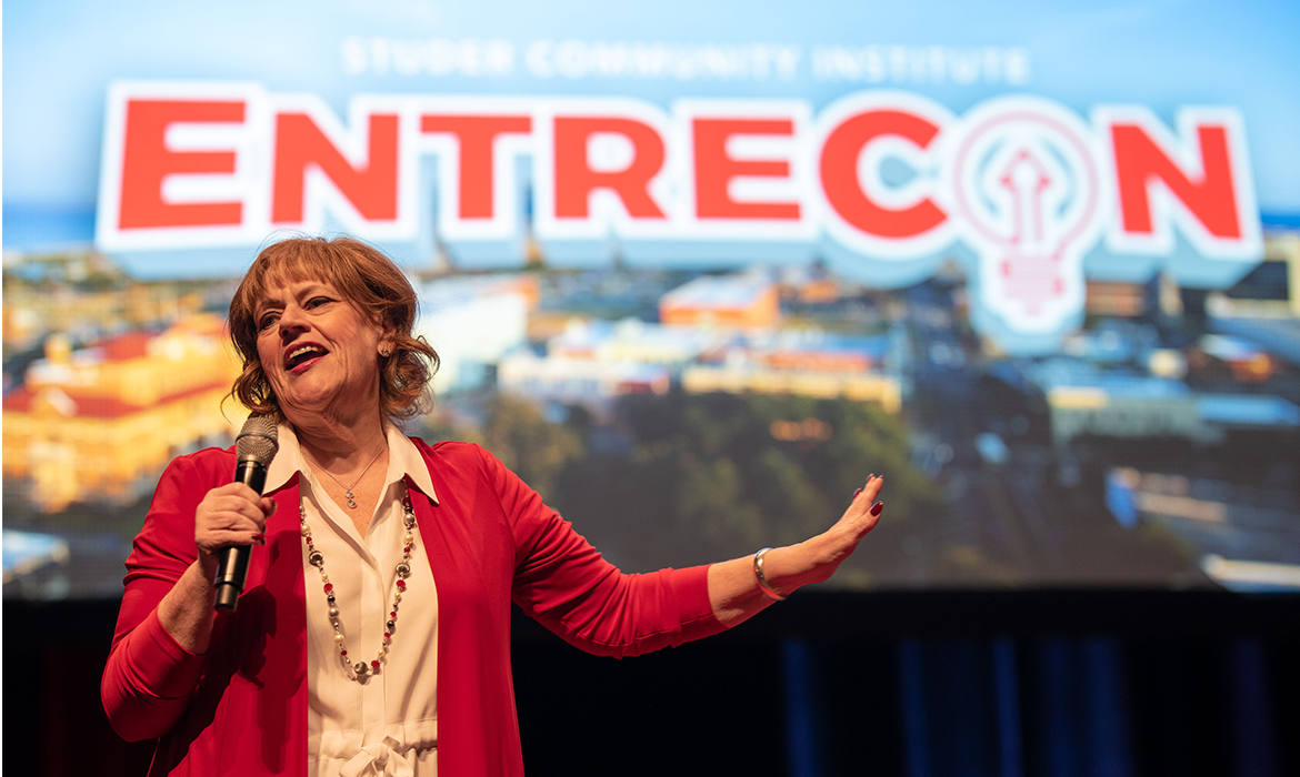 Liz Jazwiec, keynote speaker at EntreCon 2019, addressing the crowd